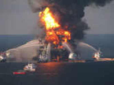 Deepwater Horizon Oil Fire 11 Dead HAZWOPER Response to fire